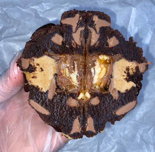 Snicker Bomb cookie